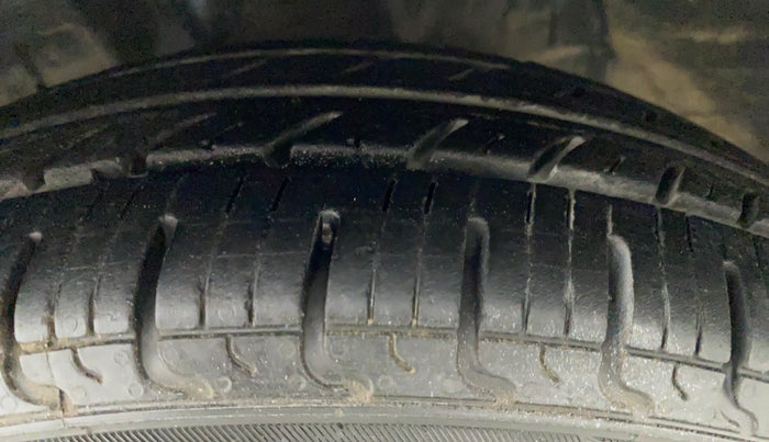 2017 Datsun Redi Go S 1.0, Petrol, Manual, 71,823 km, Left Front Tyre Tread