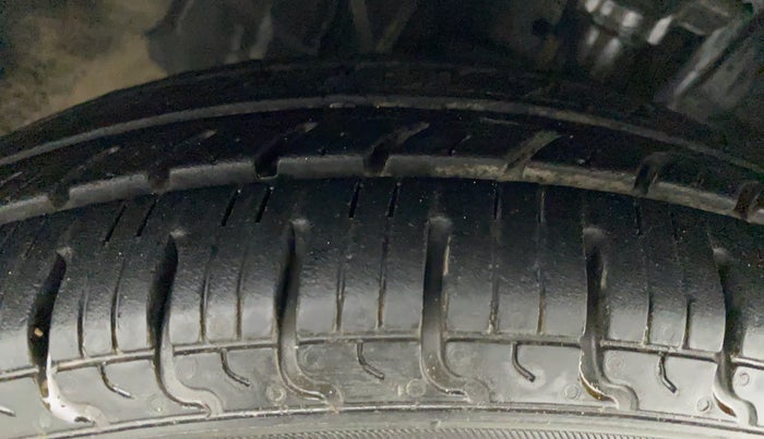 2017 Datsun Redi Go S 1.0, Petrol, Manual, 71,823 km, Right Front Tyre Tread