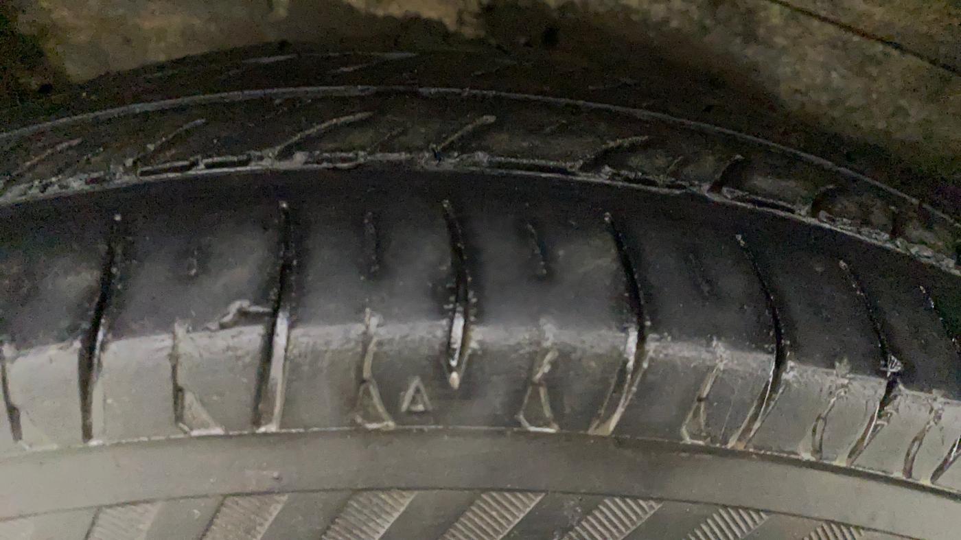 2014 Maruti Wagon R 1.0 LXI CNG, CNG, Manual, 1,18,174 km, Left Rear Tyre Tread