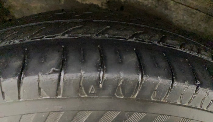 2014 Maruti Wagon R 1.0 LXI CNG, CNG, Manual, 1,18,174 km, Left Rear Tyre Tread