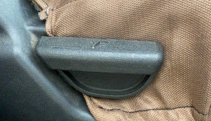 2014 Hyundai i20 MAGNA 1.2, Petrol, Manual, 40,677 km, Driver Side Adjustment Panel