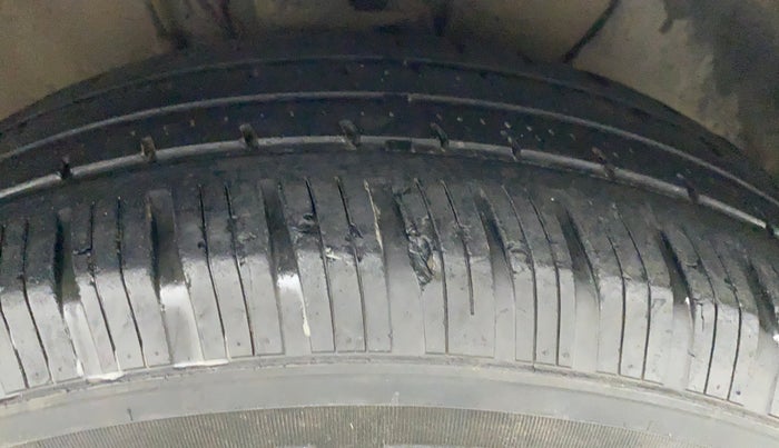 2018 Hyundai Elite i20 MAGNA EXECUTIVE 1.2, Petrol, Manual, 40,826 km, Right Front Tyre Tread
