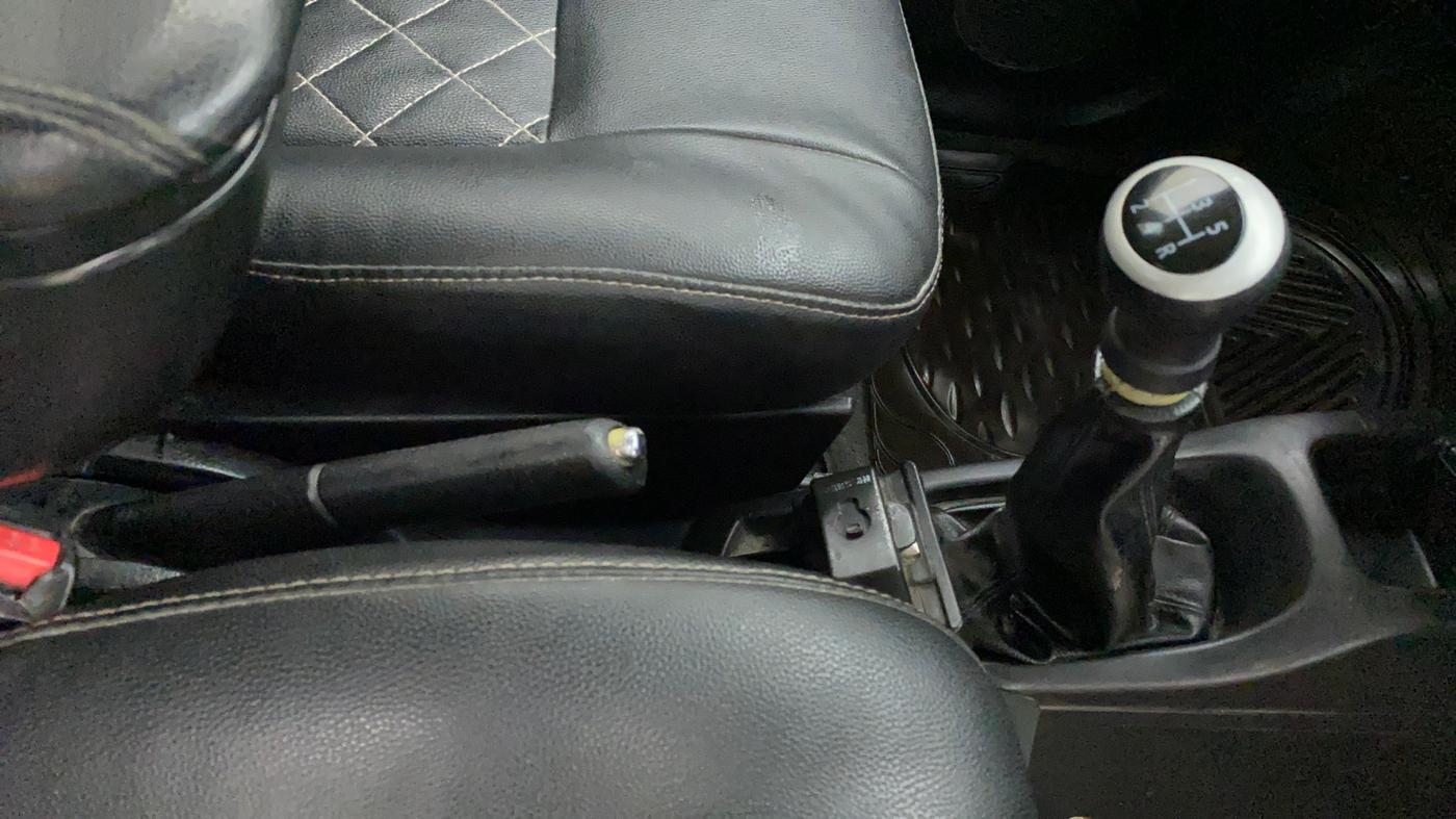 2013 Maruti Wagon R Stingray VXI, Petrol, Manual, 93,777 km, Gear Lever
