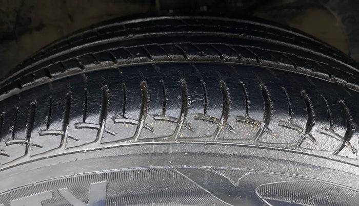 2017 Maruti Baleno DELTA 1.2 K12, Petrol, Manual, 47,178 km, Right Front Tyre Tread
