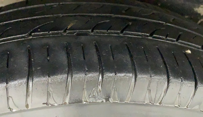 2013 Maruti Wagon R 1.0 VXI, Petrol, Manual, 57,764 km, Right Rear Tyre Tread