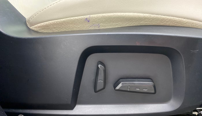 2021 Tata Safari XZA PLUS, Diesel, Automatic, 40,660 km, Driver Side Adjustment Panel