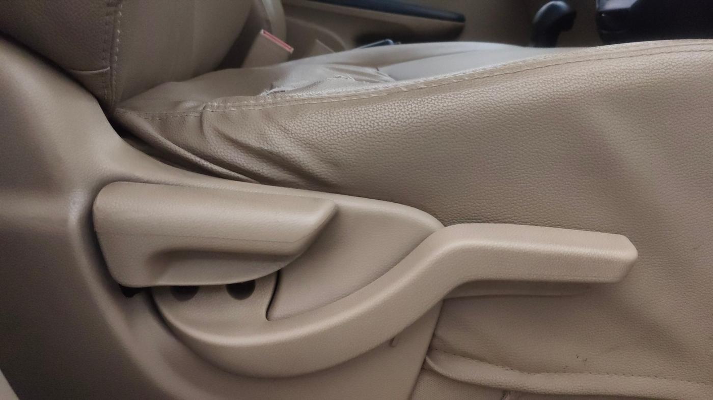 2015 Honda Brio VX AT, Petrol, Automatic, 1,06,401 km, Driver Side Adjustment Panel