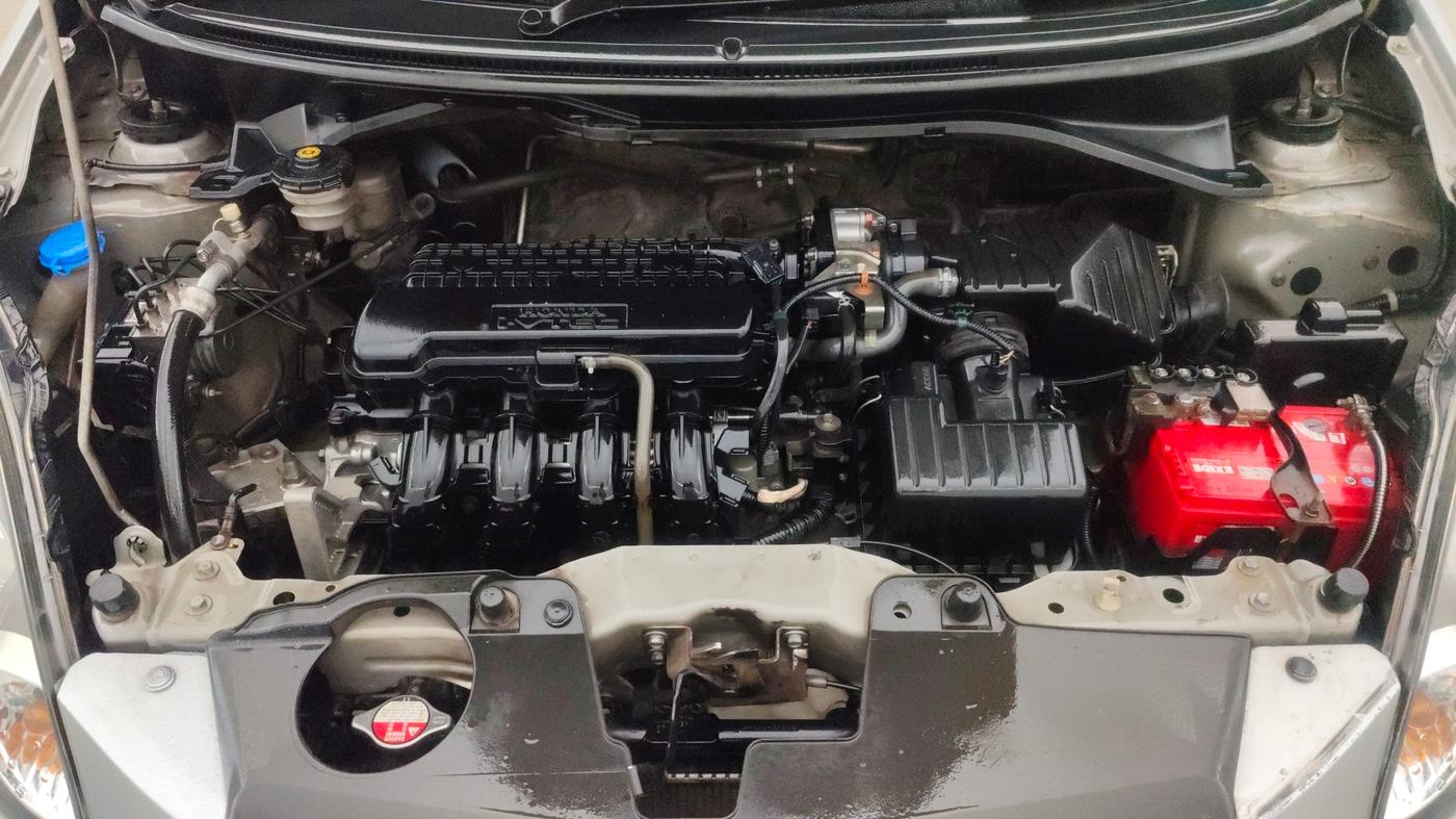 2015 Honda Brio VX AT, Petrol, Automatic, 1,06,401 km, Engine View