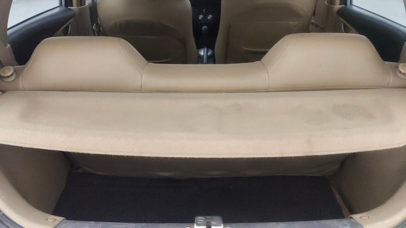 2015 Honda Brio VX AT, Petrol, Automatic, 1,06,401 km, Boot Inside
