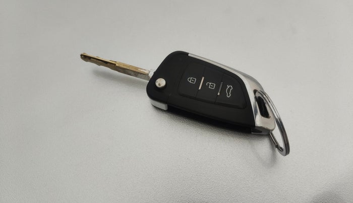 2015 Honda Brio VX AT, Petrol, Automatic, 1,06,321 km, Key Close Up