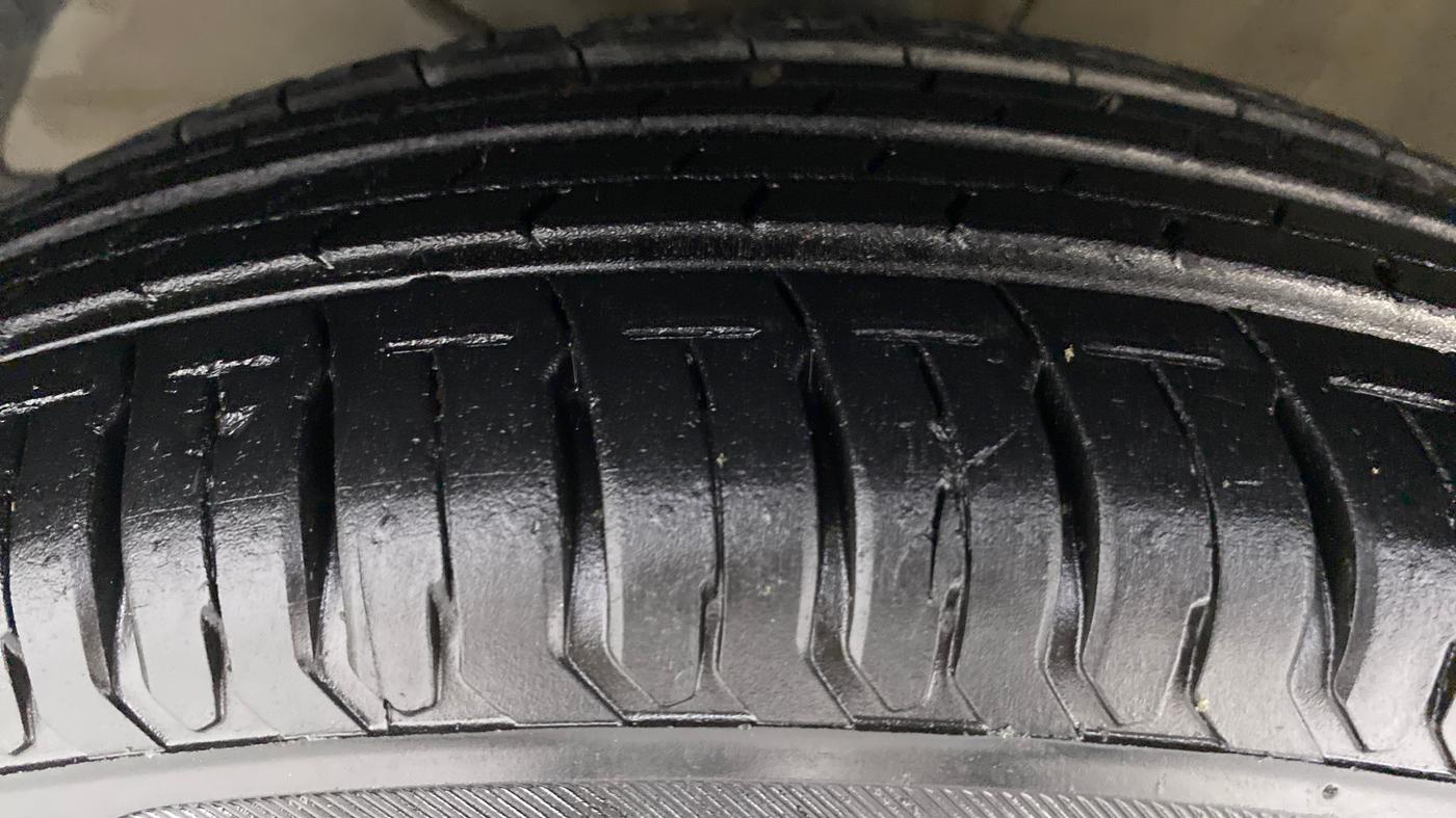 2019 Maruti Dzire VXI, Petrol, Manual, 12,706 km, Left Front Tyre Tread