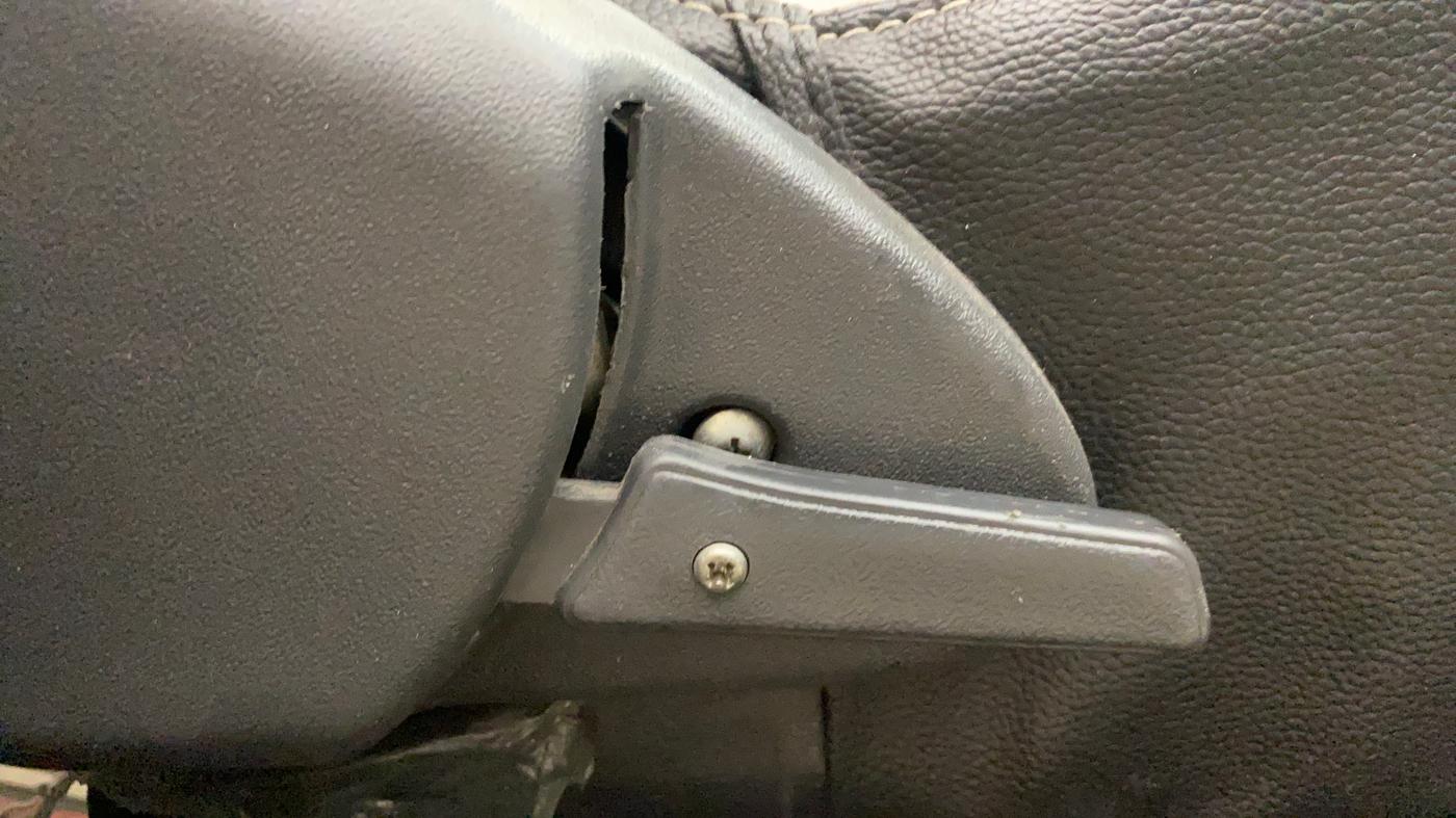 2019 Maruti Alto 800 LXI CNG, CNG, Manual, 38,323 km, Driver Side Adjustment Panel