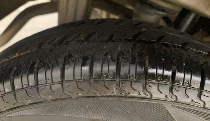 2019 Maruti Alto 800 LXI CNG, CNG, Manual, 38,323 km, Right Rear Tyre Tread