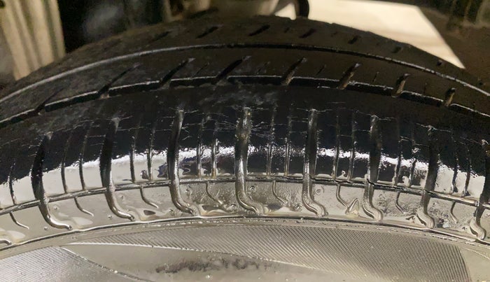 2019 Maruti Alto 800 LXI CNG, CNG, Manual, 38,323 km, Left Rear Tyre Tread