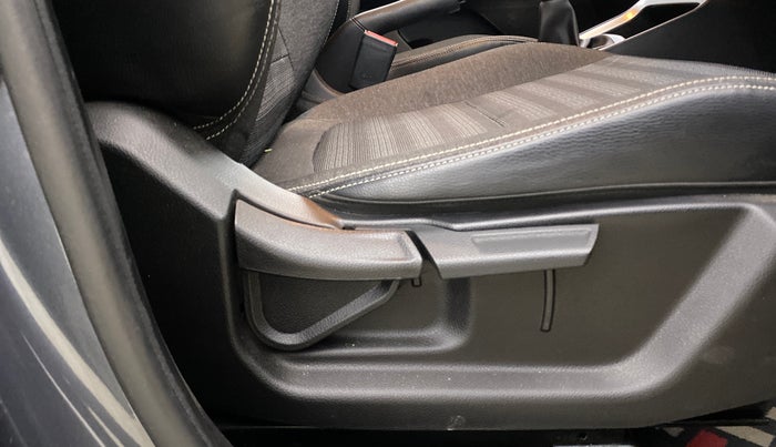 2022 KIA SONET HTK PLUS 1.2, Petrol, Manual, 15,467 km, Driver Side Adjustment Panel