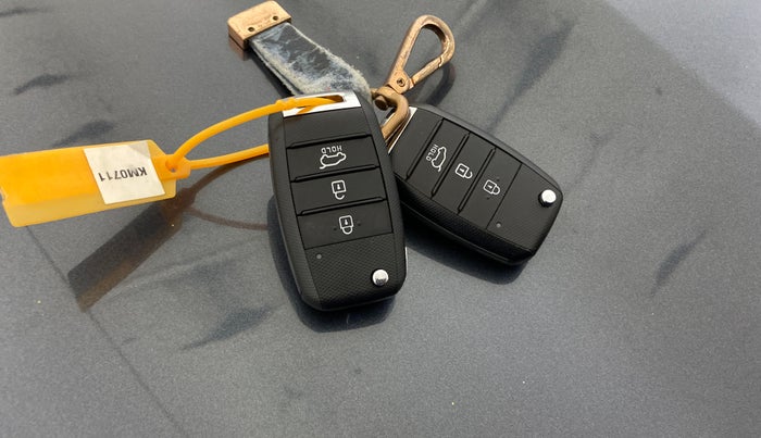 2022 KIA SONET HTK PLUS 1.2, Petrol, Manual, 15,467 km, Key Close Up