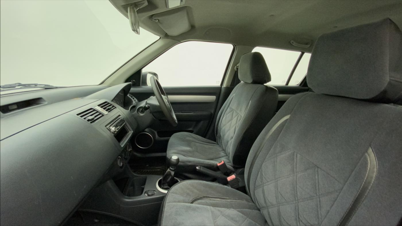 2011 Maruti Swift VXI, Petrol, Manual, 66,846 km, Right Side Front Door Cabin