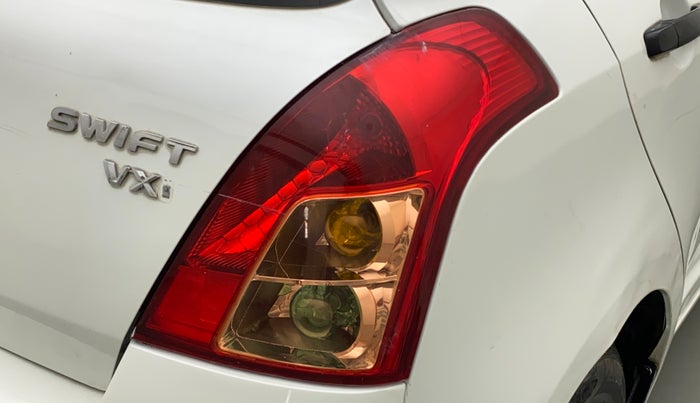 2011 Maruti Swift VXI, Petrol, Manual, 66,846 km, Right tail light - Minor damage