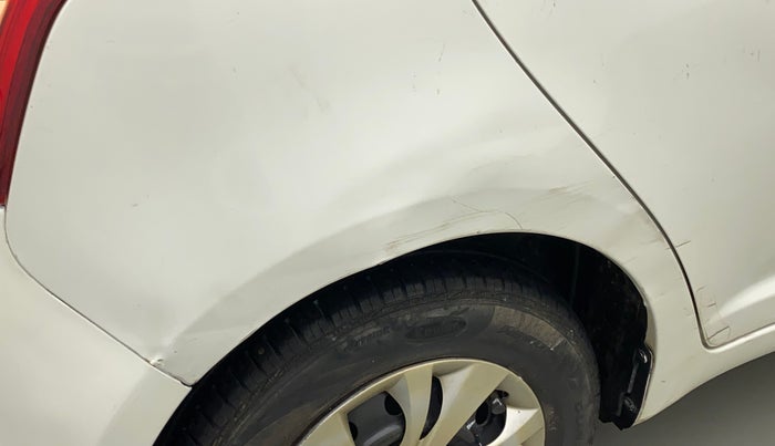 2011 Maruti Swift VXI, Petrol, Manual, 66,846 km, Right quarter panel - Minor scratches