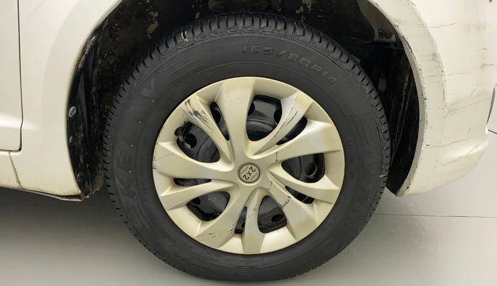 2011 Maruti Swift VXI, Petrol, Manual, 66,846 km, Right Front Wheel
