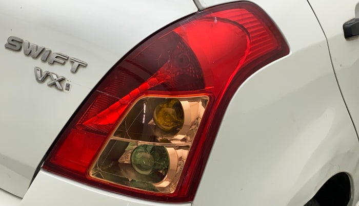 2011 Maruti Swift VXI, Petrol, Manual, 66,846 km, Right tail light - Minor scratches