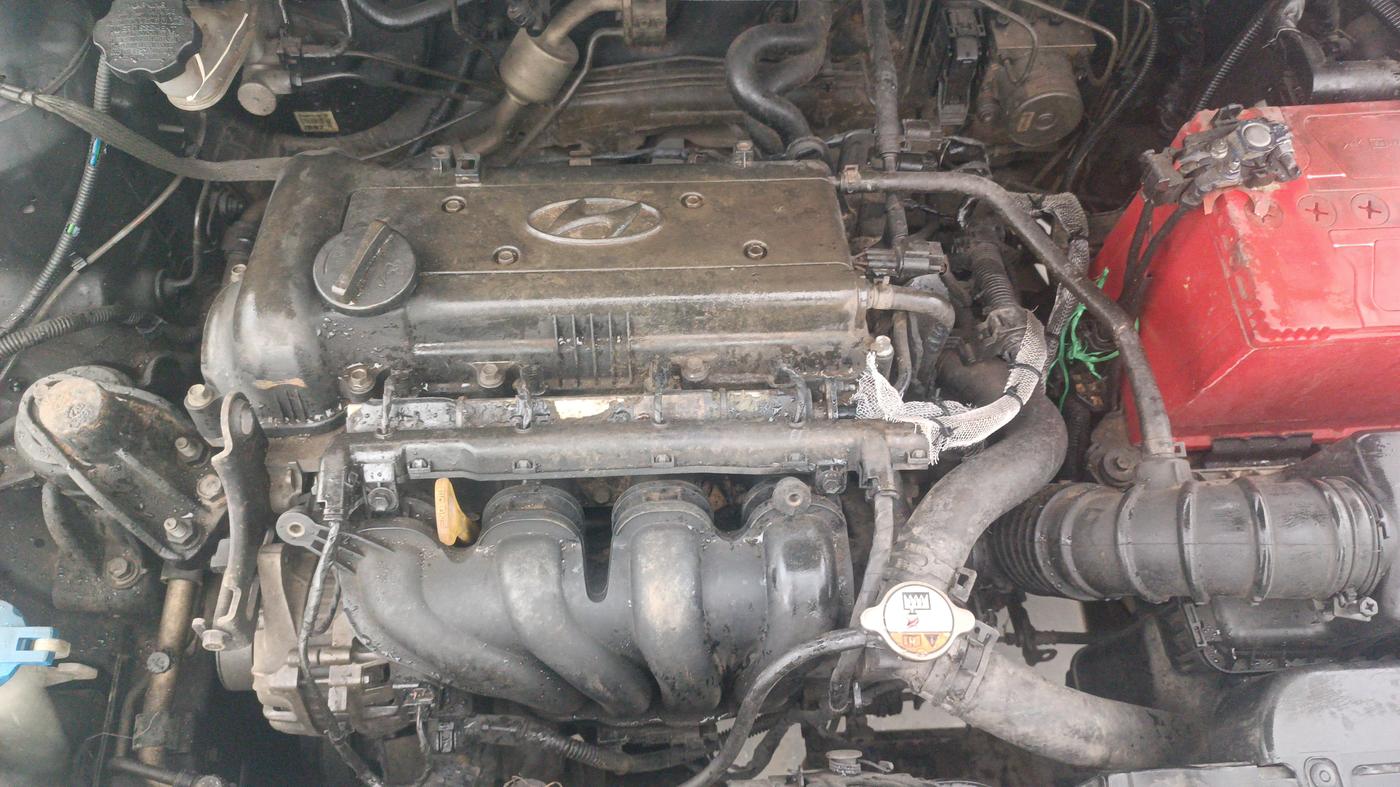 2014 Hyundai Verna FLUIDIC 1.6 VTVT SX, Petrol, Manual, 70,077 km, Engine View