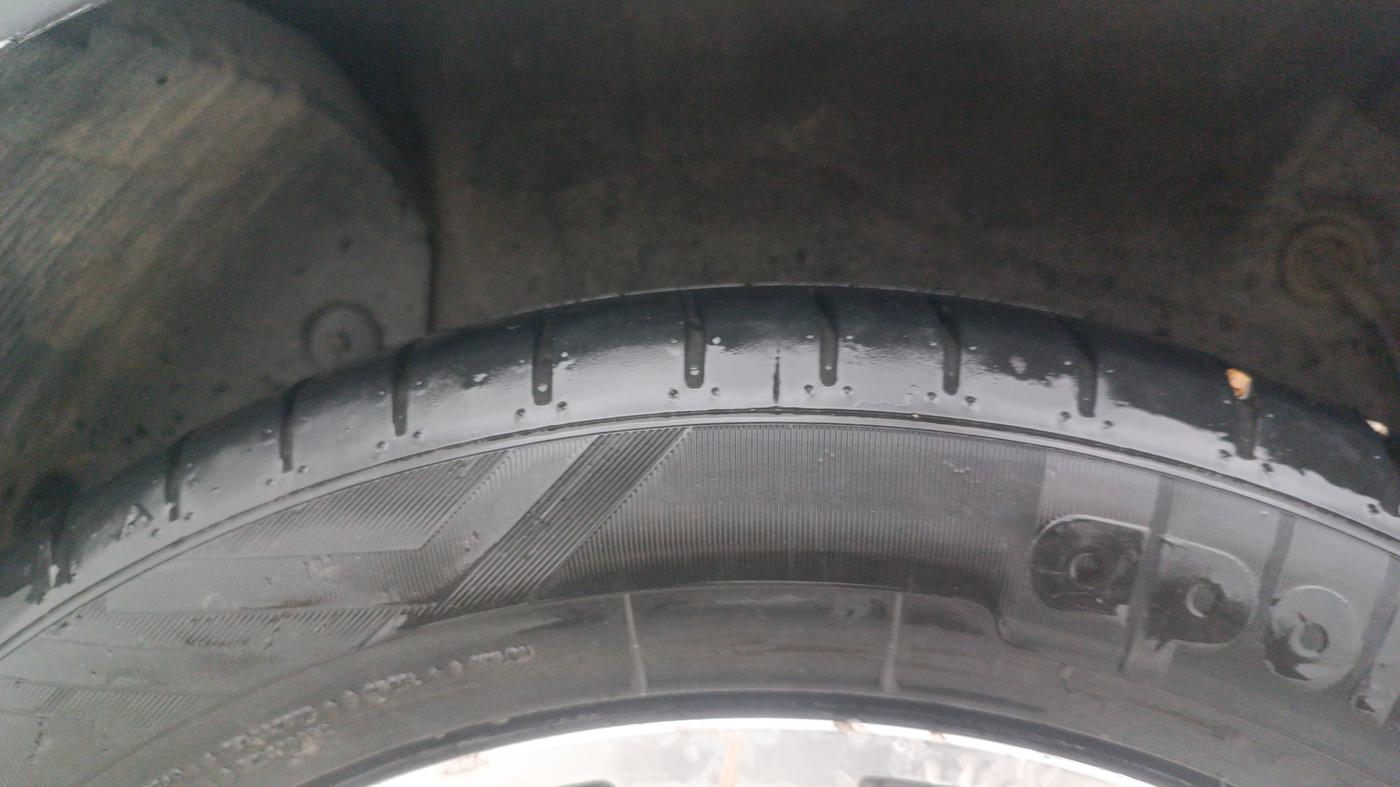 2014 Hyundai Verna FLUIDIC 1.6 VTVT SX, Petrol, Manual, 70,077 km, Right Rear Tyre Tread