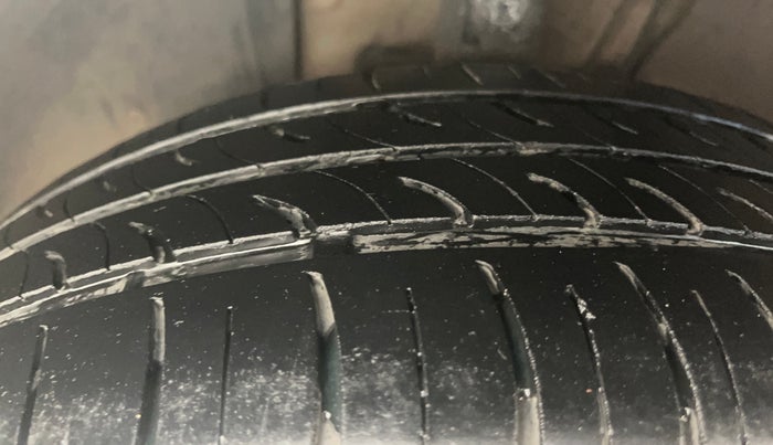 2022 Skoda SLAVIA ACTIVE 1.0L TSI MT, Petrol, Manual, 1,03,058 km, Left Front Tyre Tread