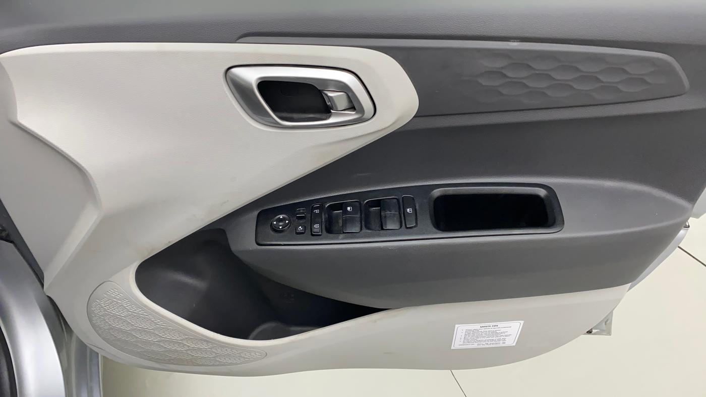 2021 Hyundai GRAND I10 NIOS SPORTZ 1.2 KAPPA VTVT CNG, CNG, Manual, 47,420 km, Driver Side Door Panels Control