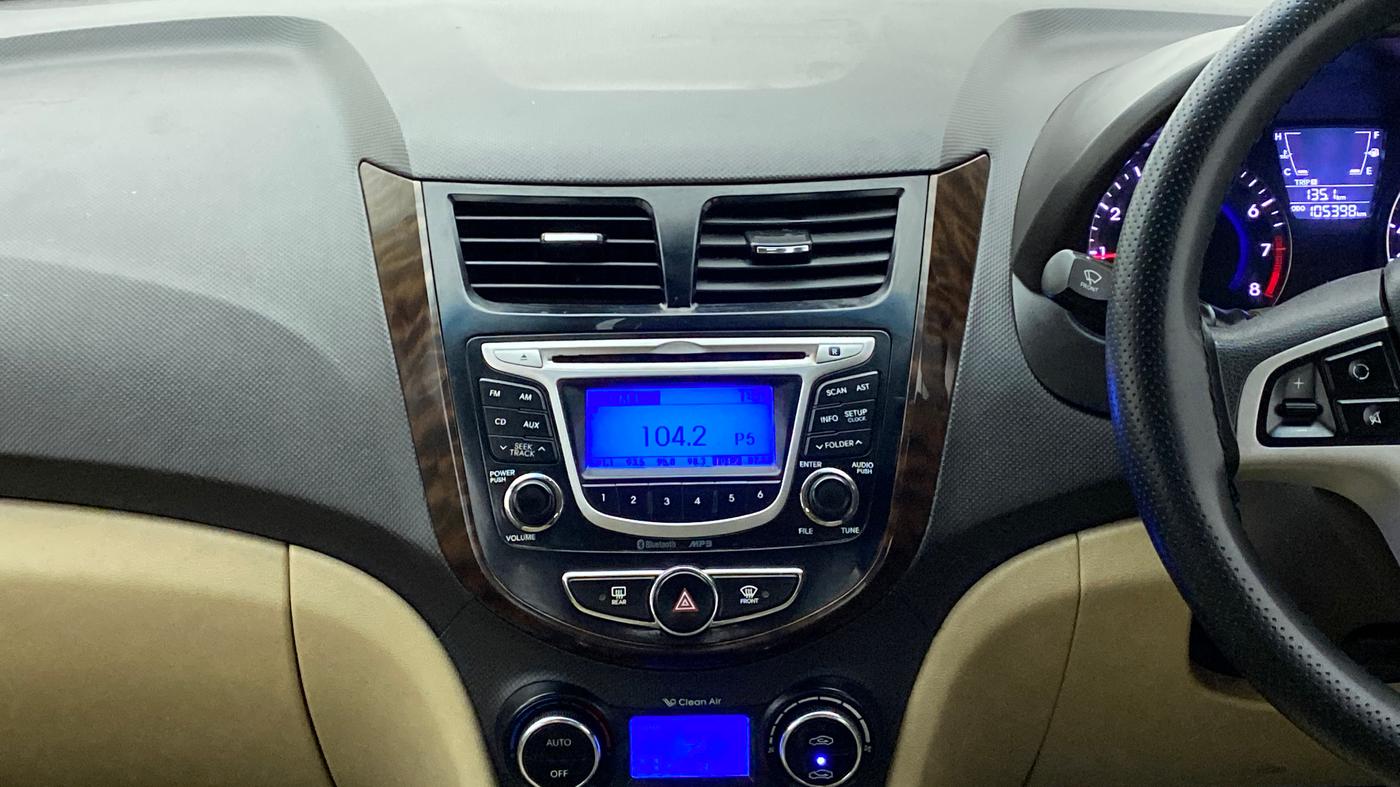 2014 Hyundai Verna FLUIDIC 1.4 VTVT CX, CNG, Manual, 1,05,810 km, Air Conditioner
