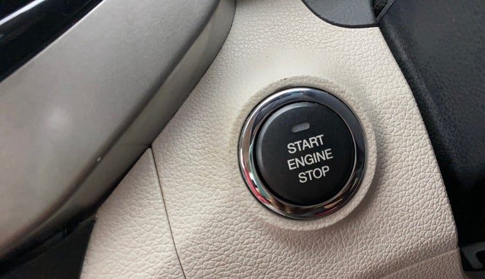 2019 Mahindra XUV300 W8 (O) 1.5 DIESEL AMT, Diesel, Automatic, 64,912 km, Keyless Start/ Stop Button
