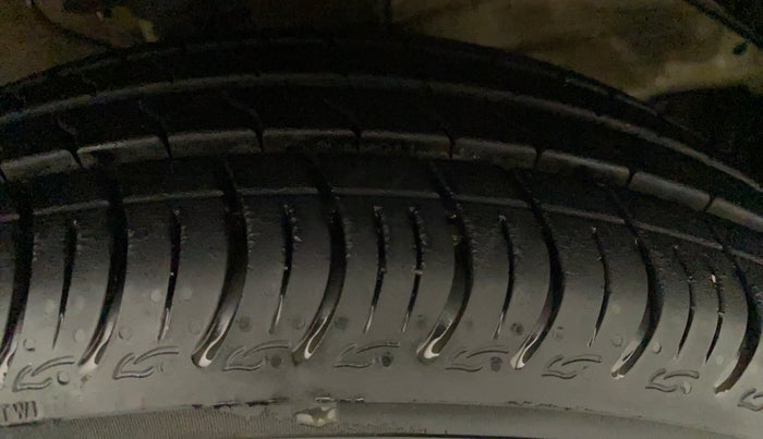 2020 Maruti S PRESSO VXI (O) AMT, Petrol, Automatic, 13,440 km, Right Front Tyre Tread