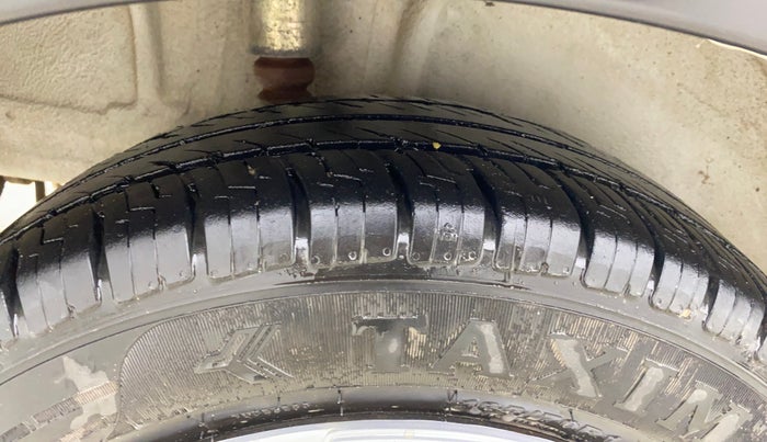 2019 Maruti New Wagon-R ZXI 1.2, CNG, Manual, 1,29,006 km, Right Rear Tyre Tread