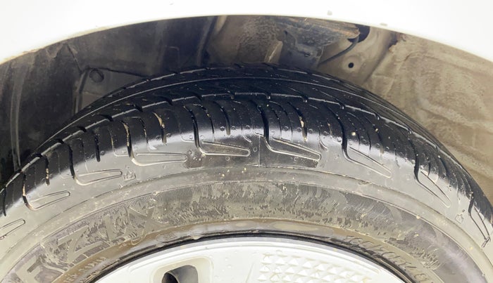 2019 Maruti New Wagon-R ZXI 1.2, CNG, Manual, 1,29,006 km, Left Front Tyre Tread