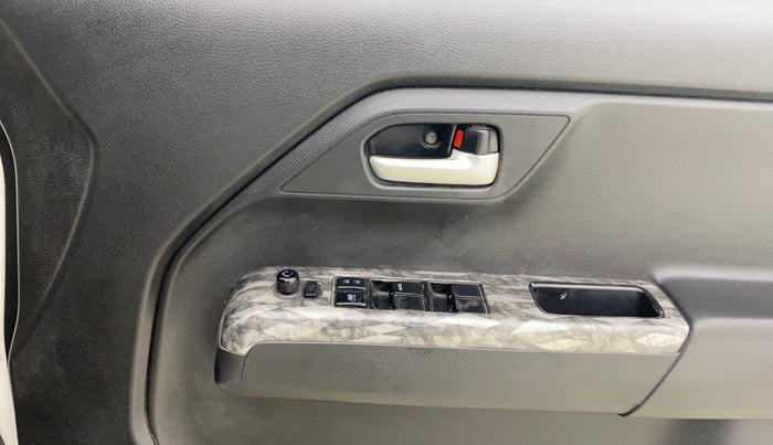 2019 Maruti New Wagon-R ZXI 1.2, CNG, Manual, 1,29,006 km, Driver Side Door Panels Control