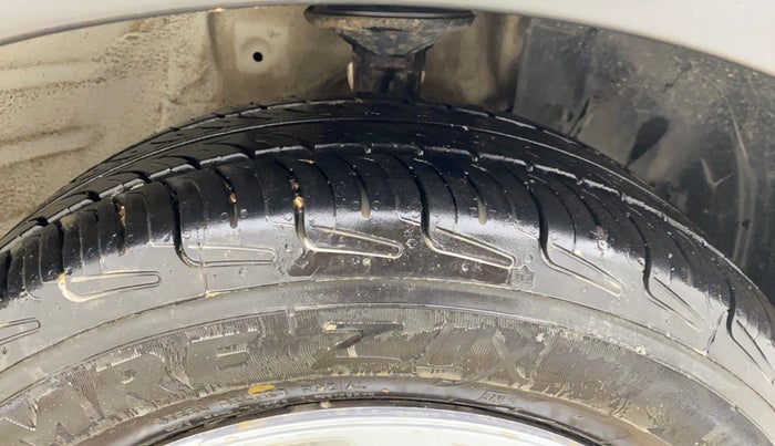 2019 Maruti New Wagon-R ZXI 1.2, CNG, Manual, 1,29,006 km, Right Front Tyre Tread