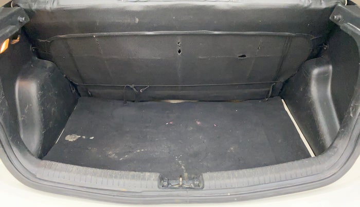 2014 Hyundai Grand i10 SPORTZ 1.2 KAPPA VTVT, Petrol, Manual, 73,019 km, Boot Inside