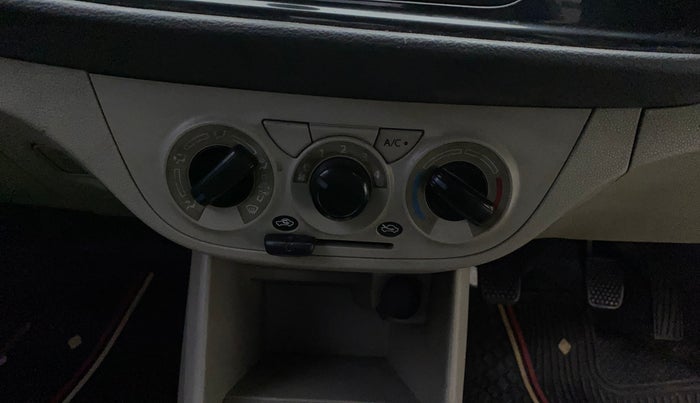 2017 Maruti Alto K10 VXI, Petrol, Manual, 91,773 km, AC Unit - Minor issue in the heater switch