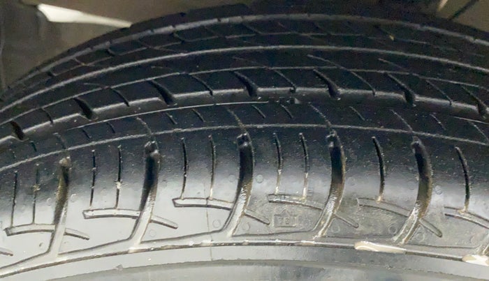 2018 Maruti Baleno DELTA PETROL 1.2, Petrol, Manual, 60,525 km, Left Front Tyre Tread