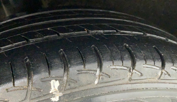 2018 Maruti Baleno DELTA PETROL 1.2, Petrol, Manual, 60,525 km, Right Rear Tyre Tread