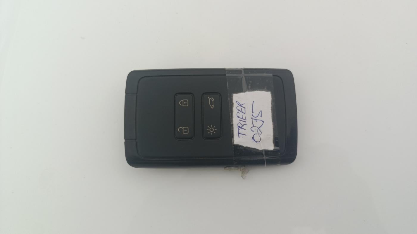 2020 Renault TRIBER RXZ AMT, Petrol, Automatic, 24,663 km, Key Close Up