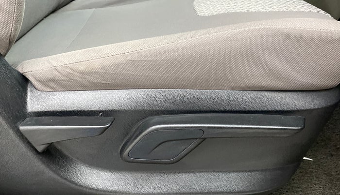 2016 Mahindra Kuv100 K8 6 STR, Petrol, Manual, 37,180 km, Driver Side Adjustment Panel
