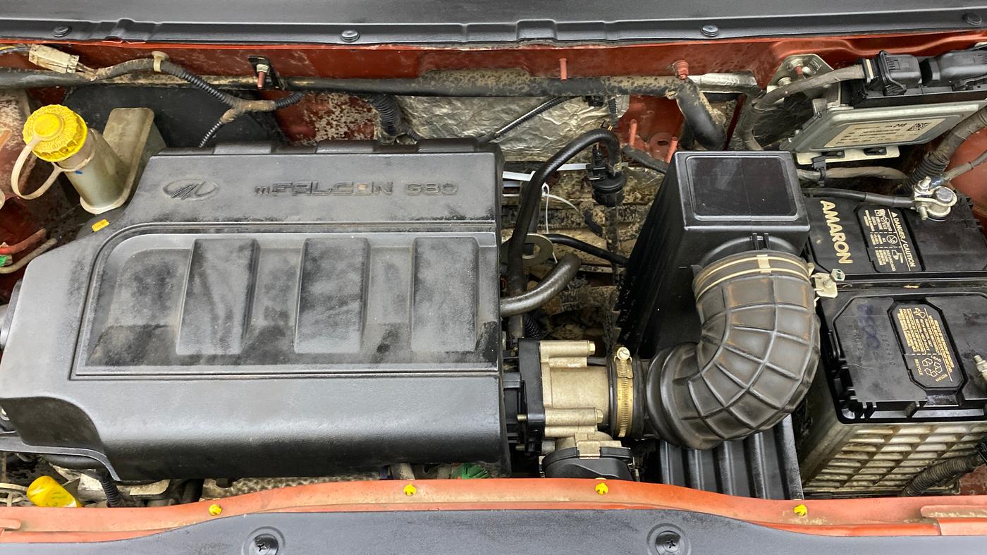 2016 Mahindra Kuv100 K8 6 STR, Petrol, Manual, 37,180 km, Open Bonet