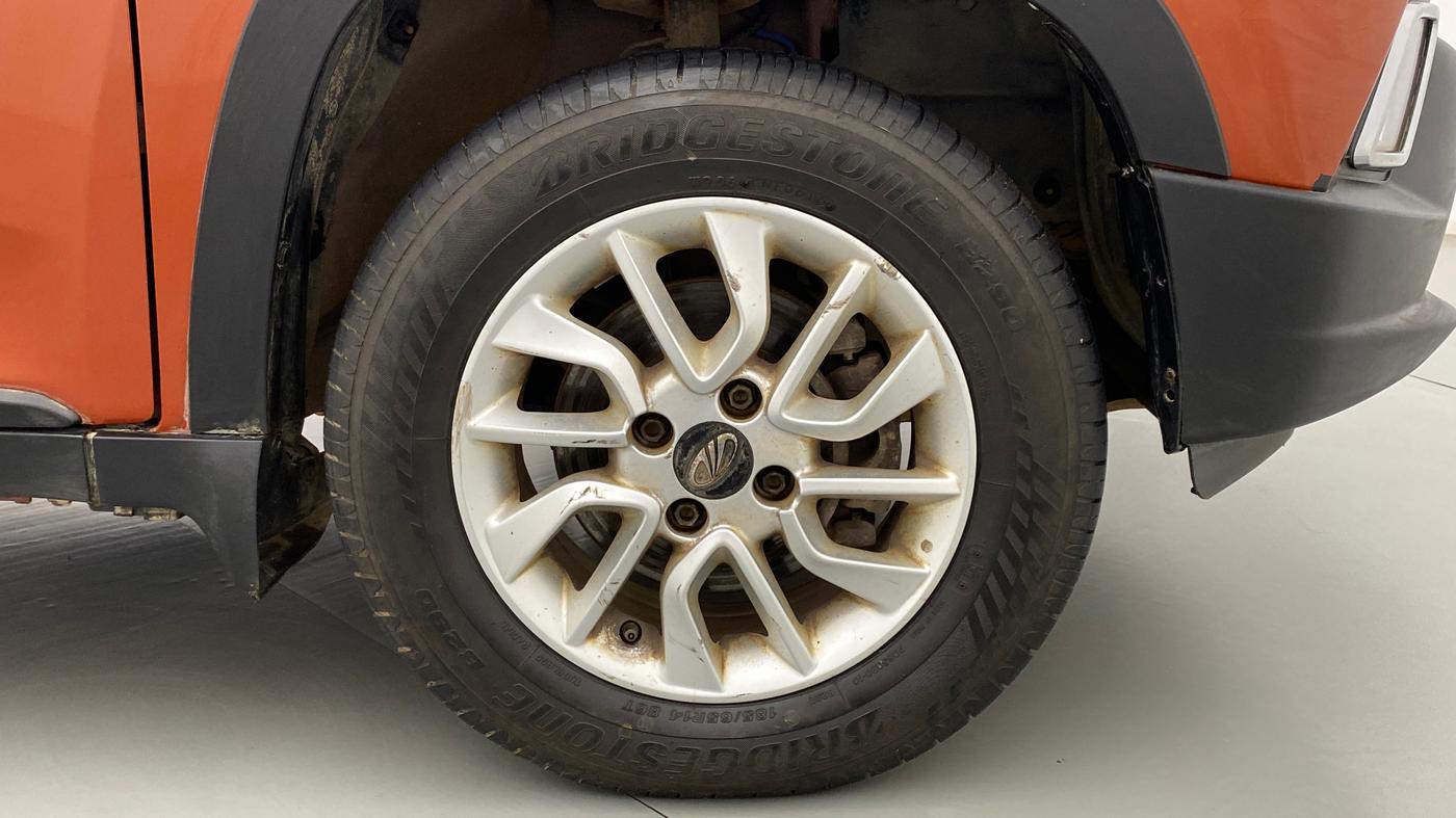 2016 Mahindra Kuv100 K8 6 STR, Petrol, Manual, 37,180 km, Right Front Wheel