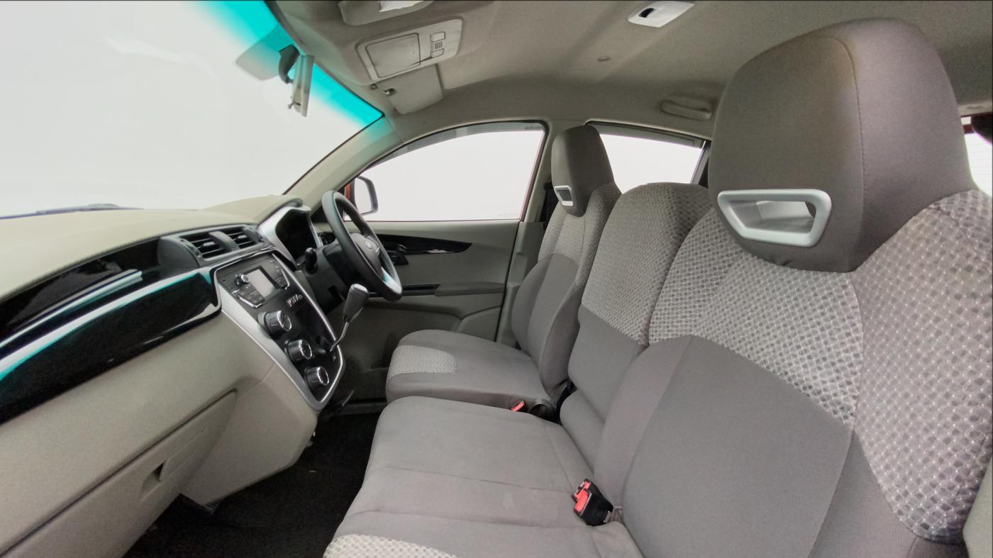 2016 Mahindra Kuv100 K8 6 STR, Petrol, Manual, 37,180 km, Right Side Front Door Cabin