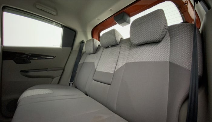 2016 Mahindra Kuv100 K8 6 STR, Petrol, Manual, 37,180 km, Right Side Rear Door Cabin