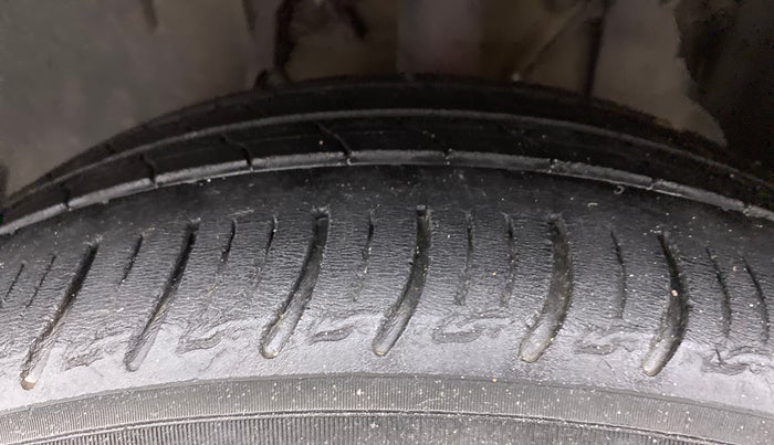 2021 Tata ALTROZ XZ PETROL, Petrol, Manual, 49,819 km, Left Front Tyre Tread