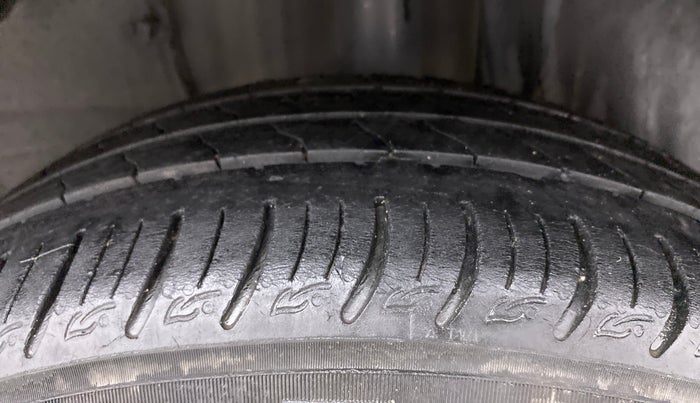 2021 Tata ALTROZ XZ PETROL, Petrol, Manual, 49,819 km, Left Rear Tyre Tread