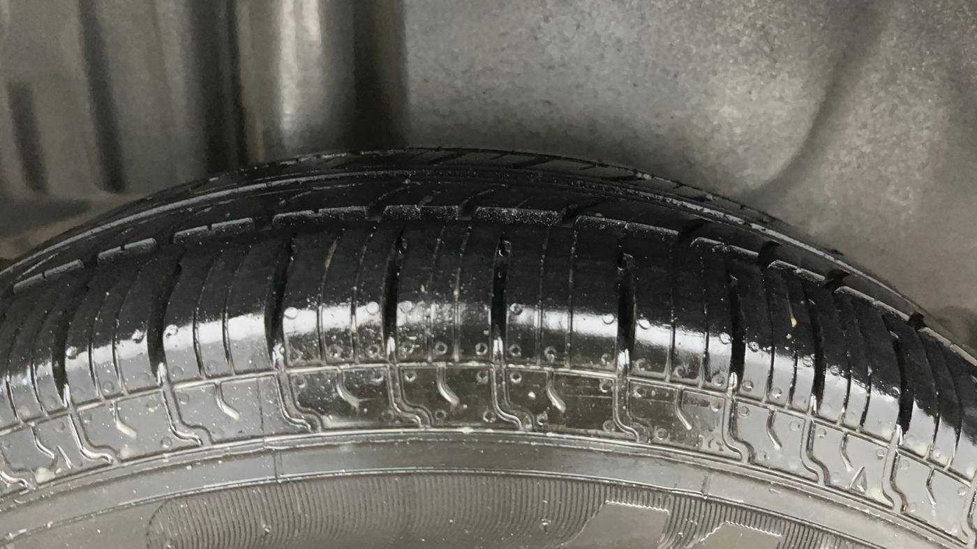 2014 Maruti Swift Dzire VXI, Petrol, Manual, 67,071 km, Right Rear Tyre Tread