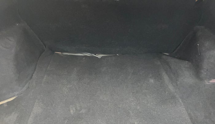 2014 Maruti Swift Dzire VXI, Petrol, Manual, 67,109 km, Boot Inside